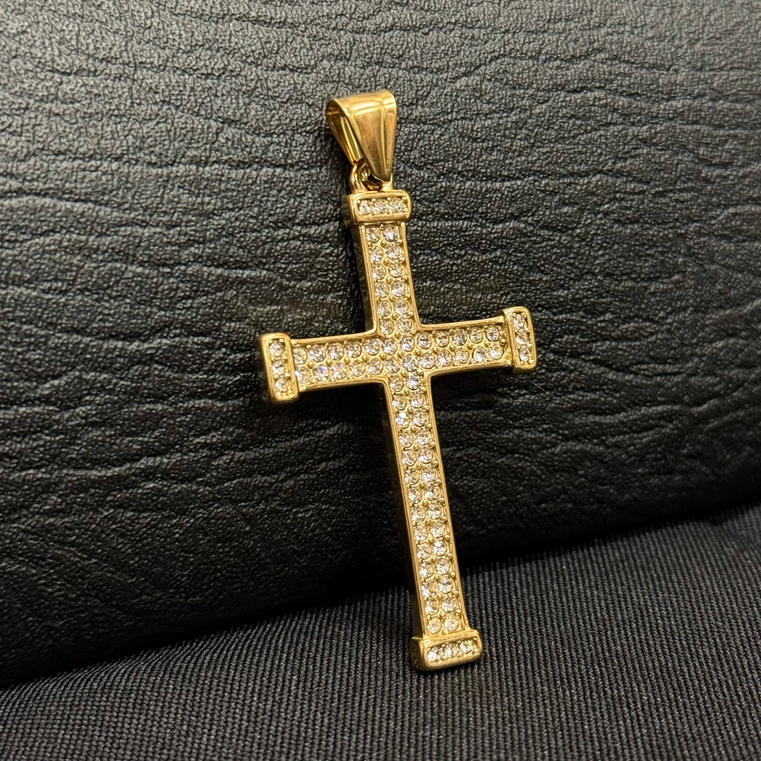 Dije Cruz Diamantada
