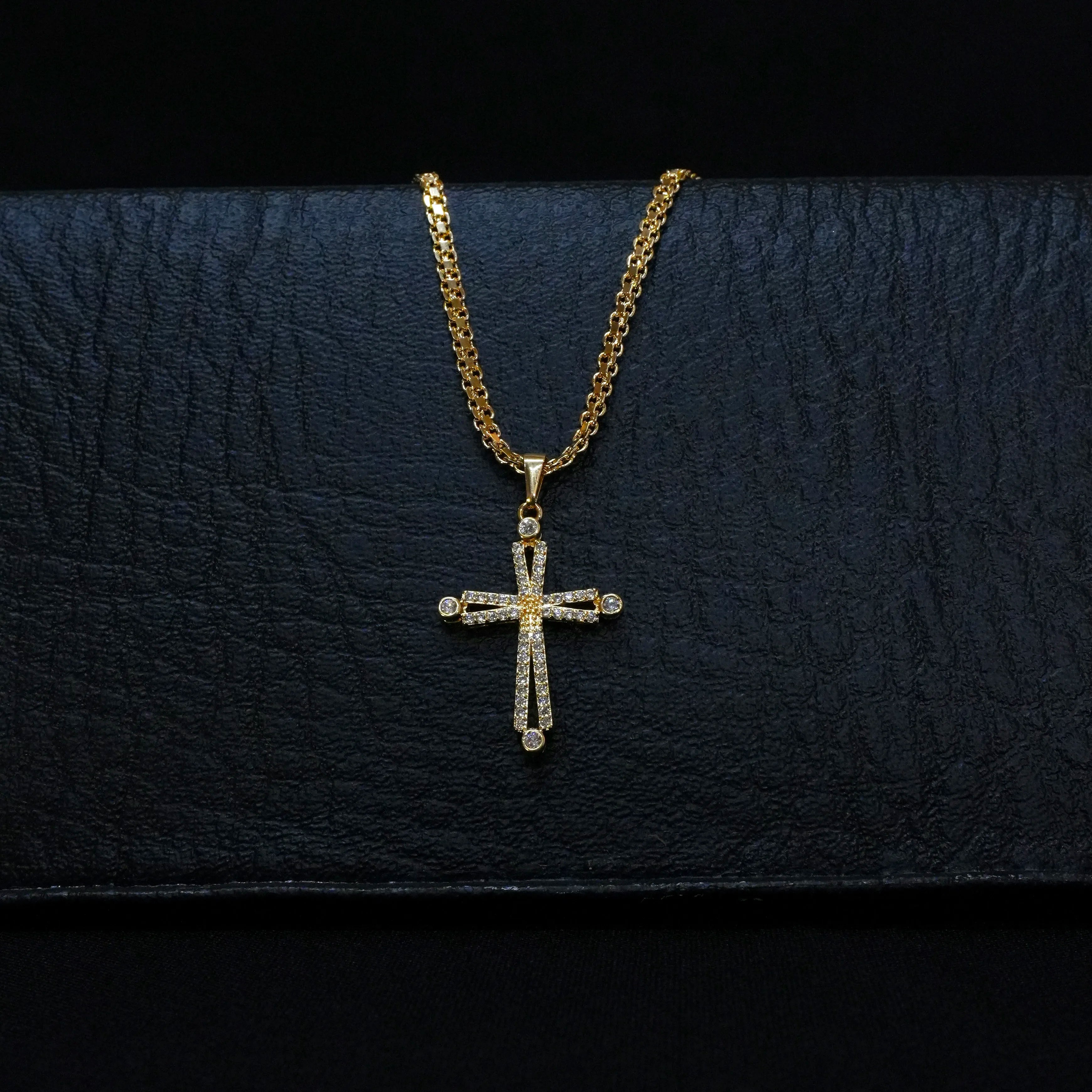 Dije Cruz Zircon Diamantado